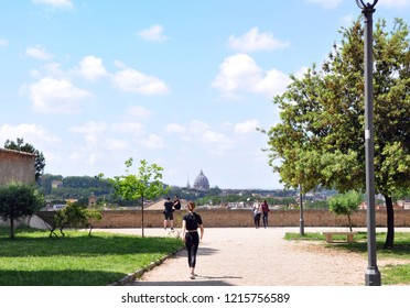 Rome, Italy - May 13 2018: Most Romantic Garden In Rome With Skyline Of The City With The St Pietro In The Middle. Giardino Degli Aranci (the Orange Garden) Or Otherwise Known As Parco Savello