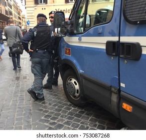 Rome, Italy - November 9, 2017: Back Turned Italian Policeman. The Polizia Di Stato Is One Of The National Police Forces Of Italy, The Main Police Force For Providing Police Duties