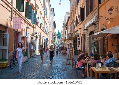 ROME-AUGUST 6: Via Della Vite on August 6, 2013 in Rome. Via Della Vite is a busy and fashionable street of Rome, Italy.
