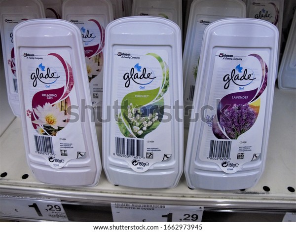 ROME,FEBRUARY 24,2020 GLADE HOUSEHOLD AND\
CAR PERFUME PRODUCTS ON SUPERMARKET SHELVE FOR\
SALE