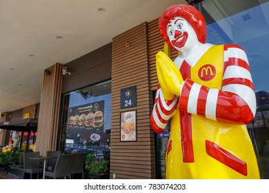 Ronaldmcdonald Mcdonalds Restaurant Esso Banpho Chachoengsao Stock ...