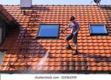 Roof Cleaning With High Pressure