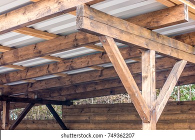 Roof construction of a carport