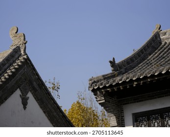 The roofs and eaves, along with the bracket sets, are full of ancient Chinese classical architectural design. The stone and wood carvings are adorned with Lifelike three-dimensional sculpture.