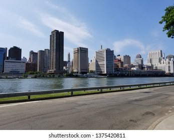 Roosevelt Island River