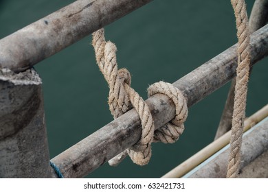 Rope Tied Railing Pier Pontoon Bollard Stock Photo 632421731 | Shutterstock