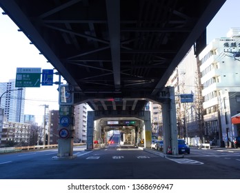 ROPPONGI, TOKYO / JAPAN – FEBRUARY 1, 2019: The Ramp At Iikura Interchange Of Shuto Expressway Inner Circular Route At Roppongi In Minato, Tokyo, Japan Early In The Morning.