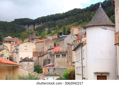 Roquefort-sur-Soulzon Stadt im Departement Aveyron in Frankreich. Berühmtes Ziel der Käseherstellung.