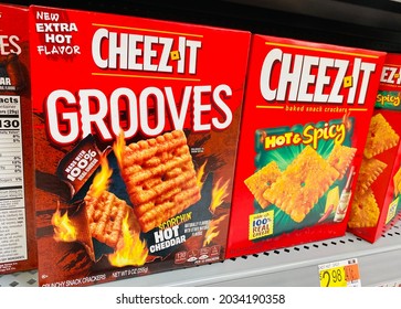 Ros, CA - August 26, 2021: New Baked Cheez It Baked Crackers By The Kellogg Company. 