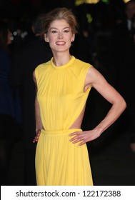 Rosamund Pike arriving at the World Premiere of Jack Reacher, at Odeon Leicester Square, London. 10/12/2012 Picture by: Alexandra Glen