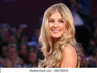 Rosamund Pike attend "Barney's Version" Premiere during the 67th Venice International Film Festival on September 10, 2010 in Venice, Italy.