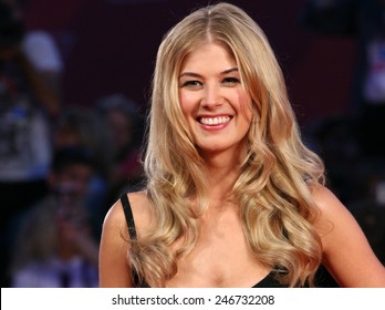 Rosamund Pike attend "Barney's Version" Premiere during the 67th Venice International Film Festival on September 10, 2010 in Venice, Italy.