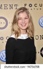 Rosamund Pike at the Los Angeles premiere of "Atonement" at the Academy Theatre, Beverly Hills. December 6, 2007  Beverly Hills, CA Picture: Paul Smith / Featureflash