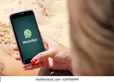 Number of girl using whatsapp