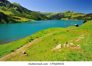 Lac Roselend en Savoie, France