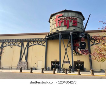 Roseville, CA - November 19, 2018: Frys Electronics Store, Nations Largest Square Footage Wise Consumer Electronics Store. Front Entrance With No People Outside.