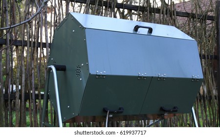 The Rotary Composter. Insulated Rotary Composter, Which Allows Hot Composting In The Garden Throughout The Year. Compost Aerate Rotation. A Great Utility In Organic Gardening And Organic Fertilizing.