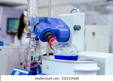 364 Rotary evaporator Images, Stock Photos & Vectors | Shutterstock