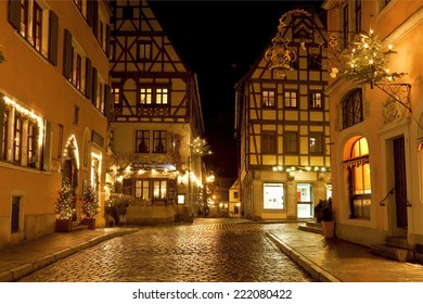 ROTHENBURG OB DER TAUBER, GERMANY - DECEMBER  22, 2012: Street View Of Rothenburg Ob Der Tauber On Christmas. It Is Well Known Medieval Old Town, A Destination For Tourists From Around The World. 