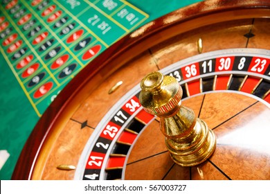 Roulette Wheel Green Table