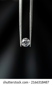 Round Brilliant Cut Diamond With Tweezers