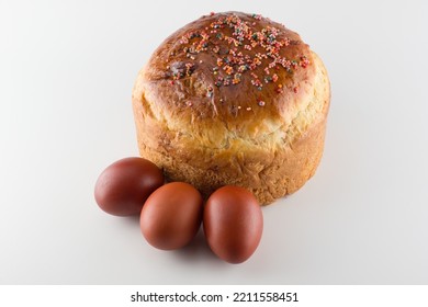 Round Fragrant Easter Bun With Colored Sprinkles