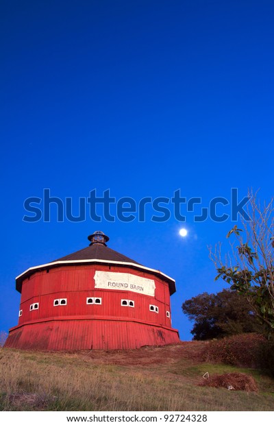 Round Red Barn Fountaingrove Santa Rosa Stock Photo Edit Now