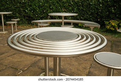 Round Stainless Steel Table Top Detail