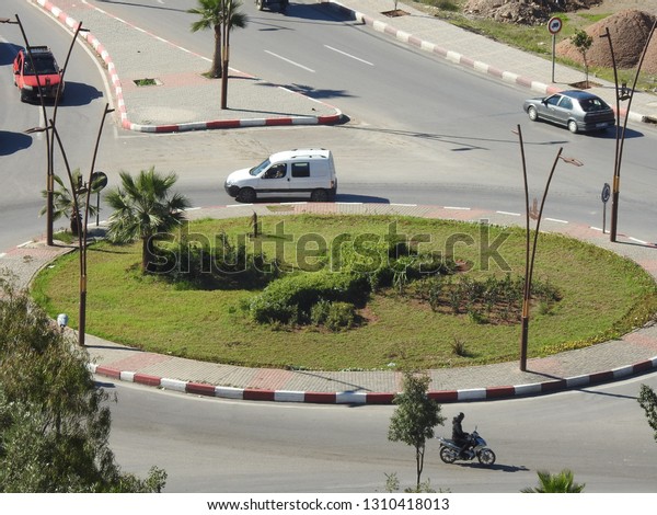 a roundabout, also called a traffic circle,\
road circle, rotary, Fez city\
-Morocco
