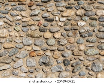 Rounded Fieldstone Wall - Wide