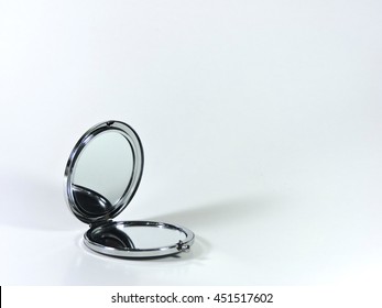 1,330 Woman Looking In Compact Mirror Images, Stock Photos & Vectors ...