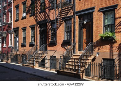 342 Victorian brownstone homes Images, Stock Photos & Vectors ...