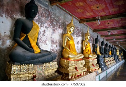 row of buddhas
