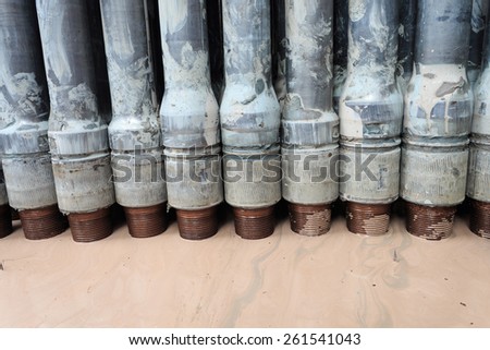 Row of Tool Joint at Pin End of Drillpipe Standing On the floor
