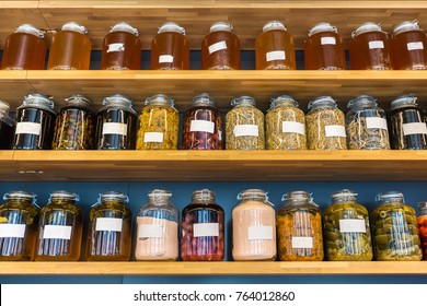 Imagenes Fotos De Stock Y Vectores Sobre Pantry Organized