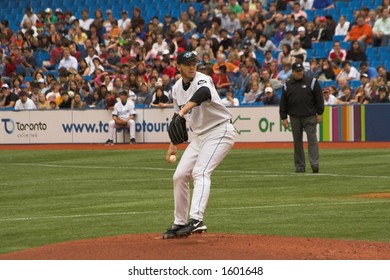 Roy Halladay Pitching