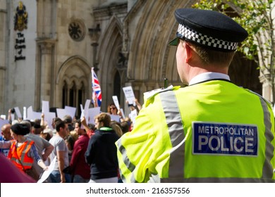 Royal Courts Of Justice, London, UK, 31st August, 2014. Rally To Demand Zero Tolerance Of Antisemitism