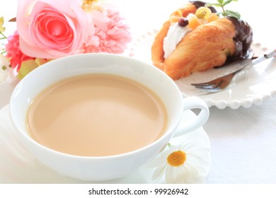 Royal Milk Tea With Gourmet Dessert