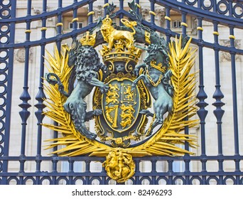 488 Buckingham palace door Images, Stock Photos & Vectors | Shutterstock