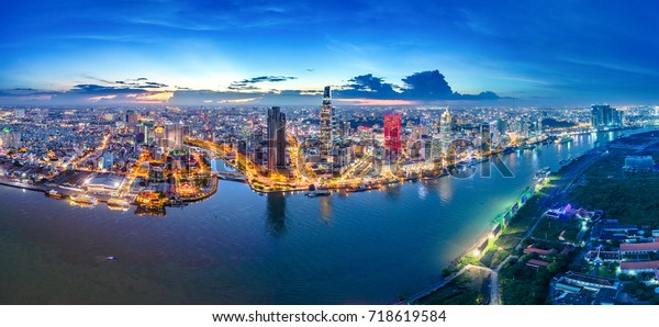 ベトナムのホーチミン市のロイヤリティー高品質の無料画像空撮画像 ベトナム ホーチミン市の都市開発を滑らかに進める 川沿いの美しい高層ビル群 の写真素材 今すぐ編集