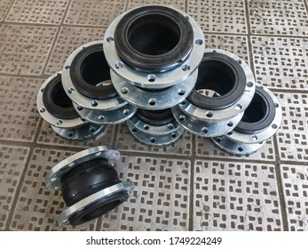 Rubber Expansion Joints For Reduce Vibration And Dampen Sound Transmission. 