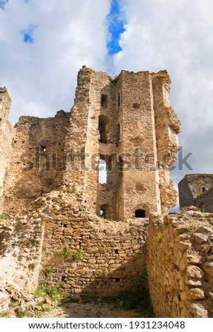 Ruin Saissac in French languedoc