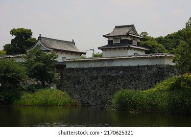 Ruins of Fukuoka Castle surrounded by greenery. Historical buildings such as stonewalls and walls. Fukuoka Castle is located in Maizuru Park and Ohori Park. :Fukuoka City, Fukuoka Prefecture, Japan