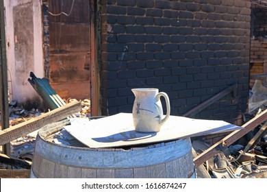 Ruins Of House Destroyed By A Bushfire. Trees And Bushland Burnt During Bushfire In The Adelaide Hills, South Australia In December 2019.