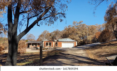 Ruins Of House Destroyed By A Bushfire. Trees And Bushland Burnt During Bushfire In The Adelaide Hills, South Australia In December 2019.