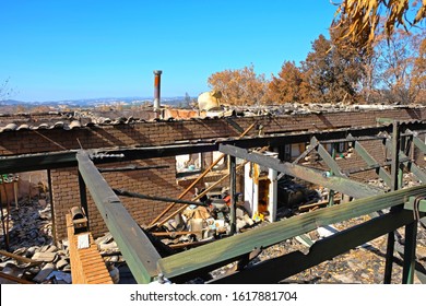 Ruins Of House Destroyed By A Bushfire. Trees And Bushland Burnt During Bushfire In The Adelaide Hills, South Australia In December 2019.