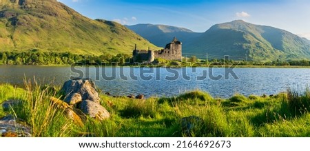 The ruins of Kilchurn castle on Loch Awe, the longest fresh water loch in Scotland Foto stock © 