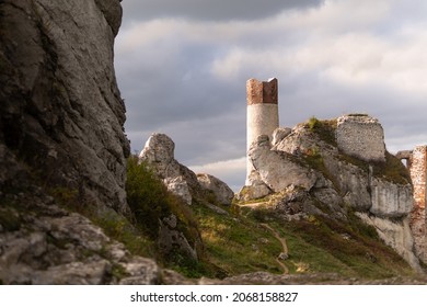 Ruins Of The Medieval Olsztyn Castle In The Polish Jura, Part Of The So-called Eagle's Nest Trail. Silesia, Poland, European Gothic Architecture Of The Middle Ages.