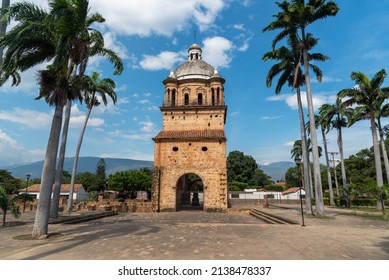 Ruinen des alten Kongresstempels in der Stadt Cucuta, der 1875 durch ein Erdbeben weitgehend zerstört wurde. Nördlich von Santander. Kolumbien. 25. April 2019