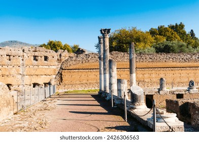 Ruins of portico, peschiera (fishpond), hadrian's villa, unesco world heritage site, tivoli, province of rome, latium, italy